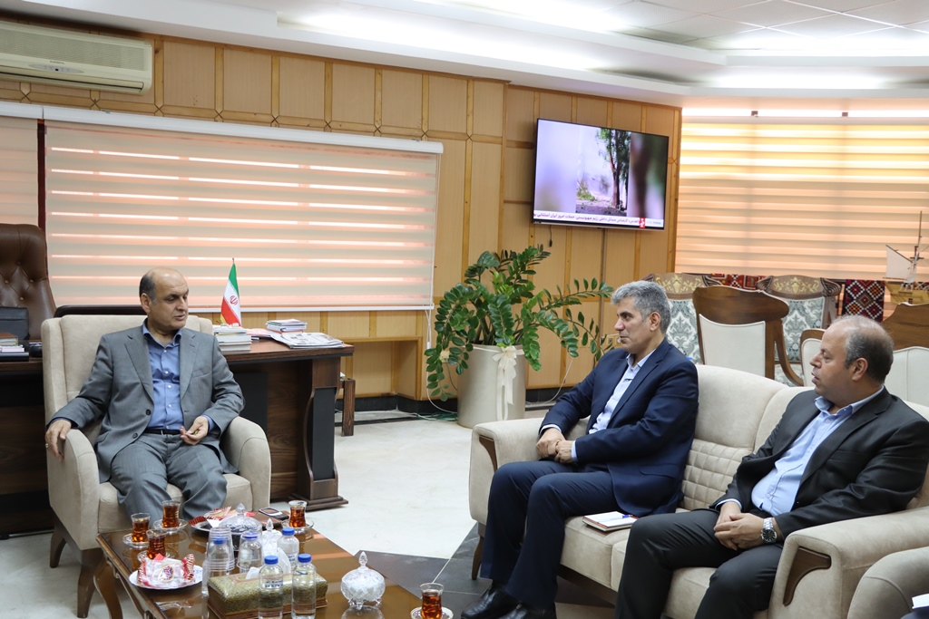 در دیدار استاندار گیلان با معاون وزیر جهاد کشاورزی مطرح شد:  بررسی راهکارهای گسترش زراعت چوب در کشور